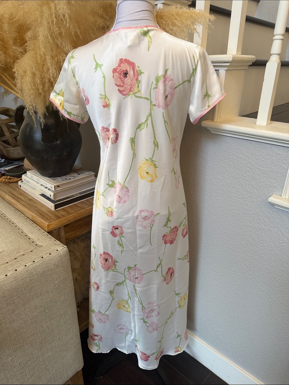 Natori White Floral Satin Nightgown Pink Piped Neckline Short Sleeve XS - Picture 5 of 8